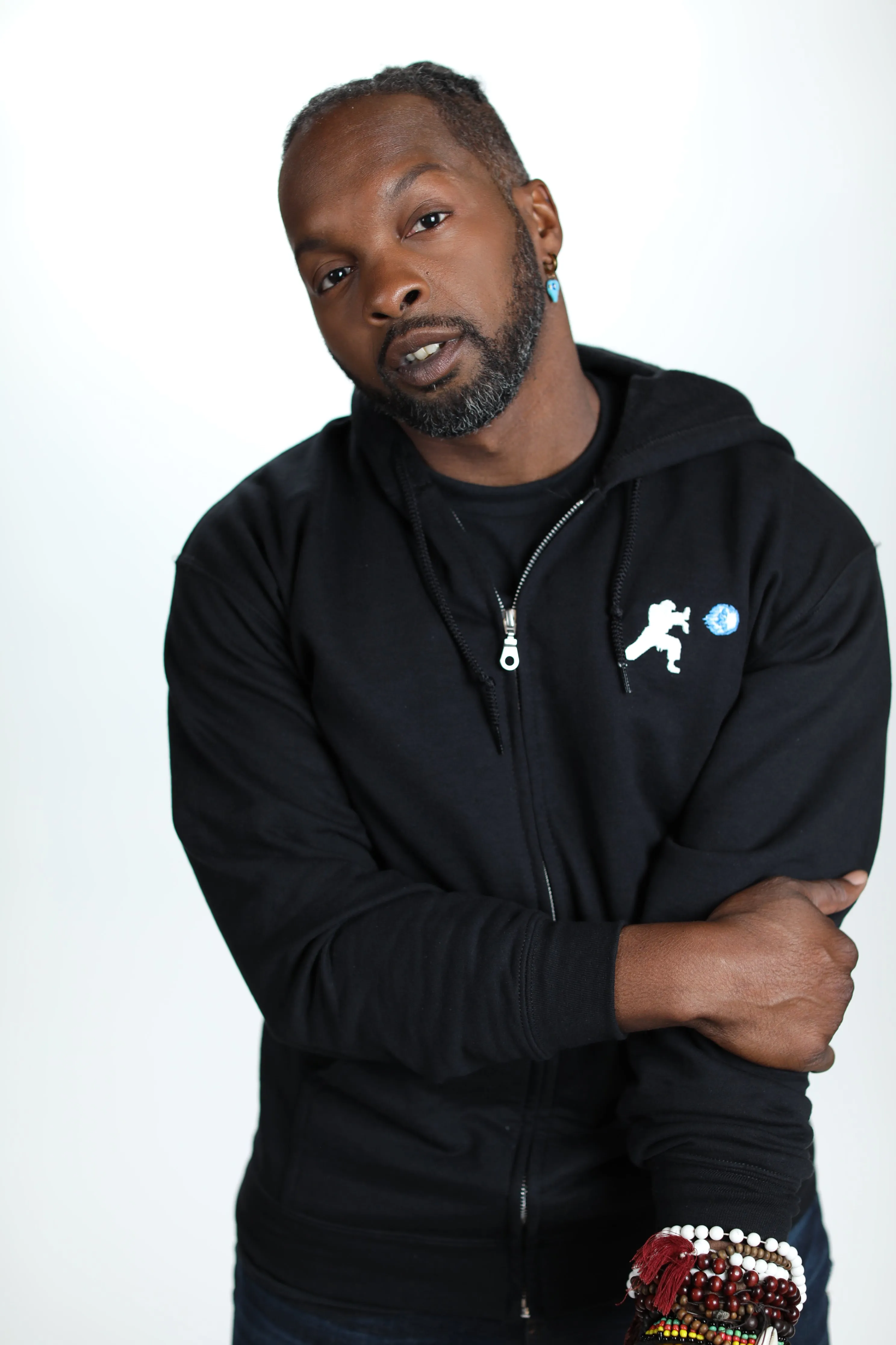 STREET FIGHTER - 'Ryu Hadoken' Embroidered Full-Zip Hoodie - Black
