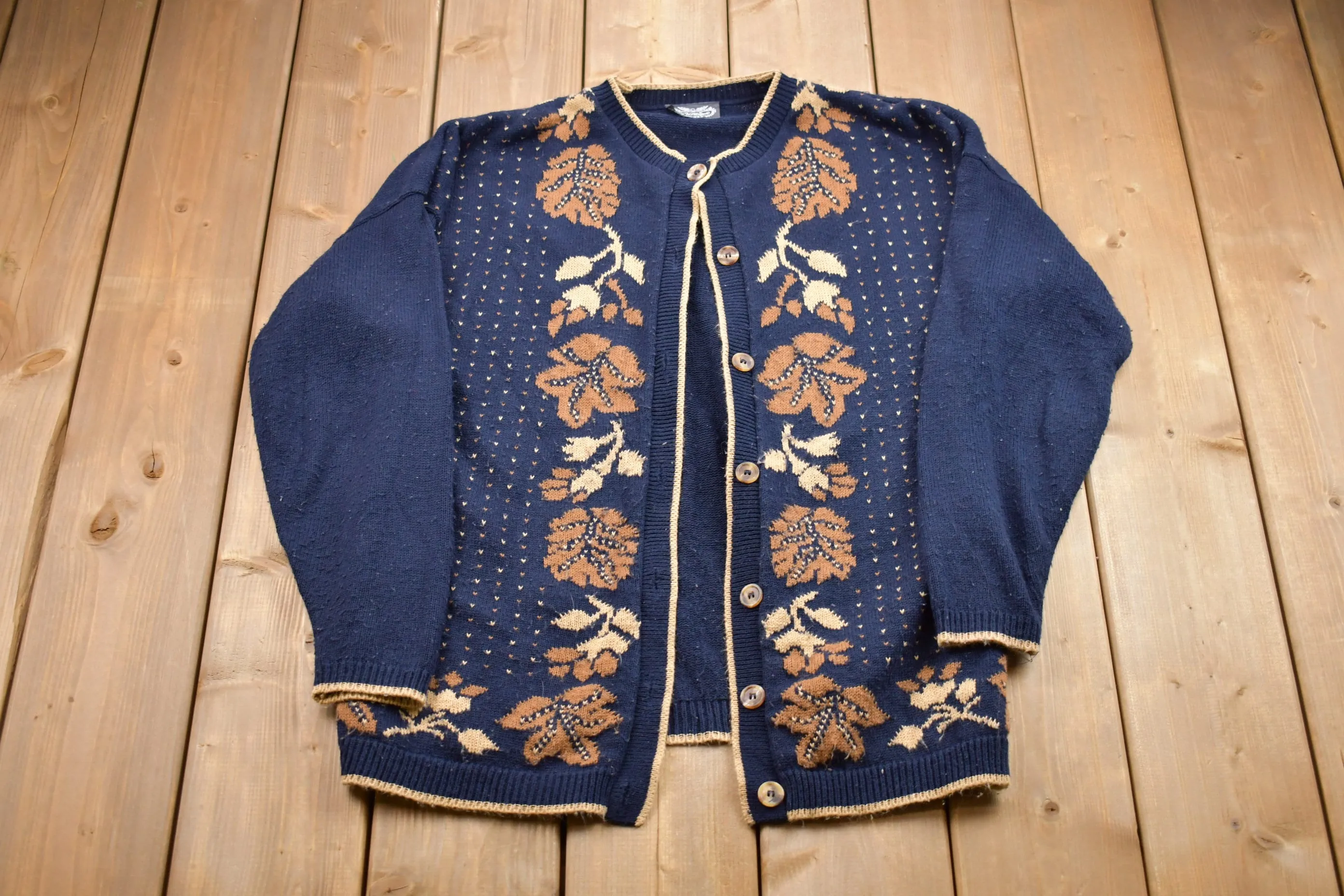 Vintage 1990s The Villager Leaves Graphic Knitted Sweater