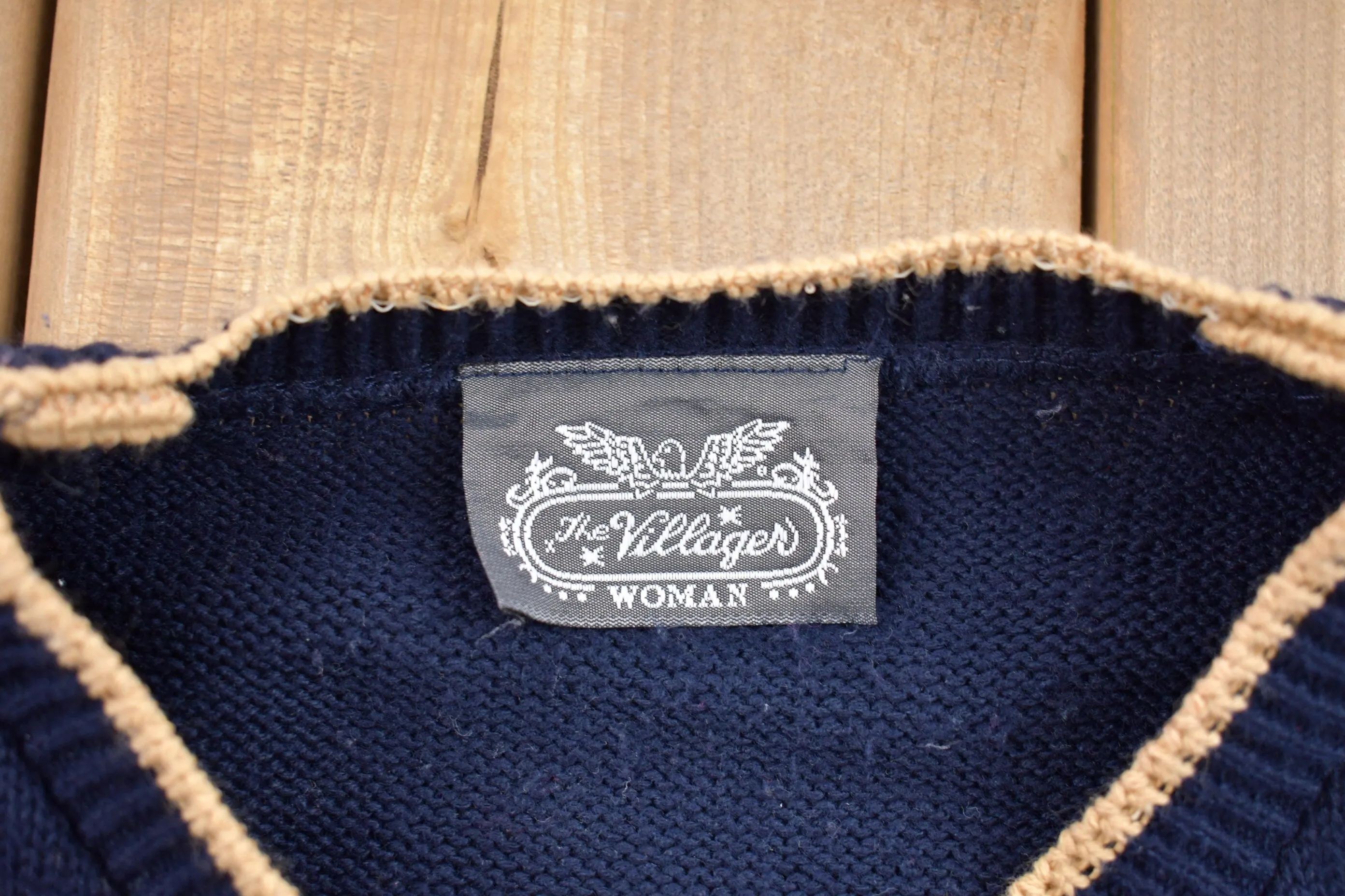 Vintage 1990s The Villager Leaves Graphic Knitted Sweater
